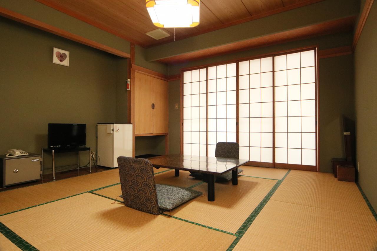 Hotel Sansuiso Yamanakako Exterior photo